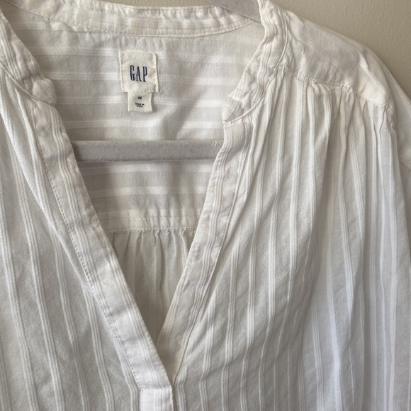 GAP White Blouse - Size: M, slightly oversized fit - Picture 2 of 3